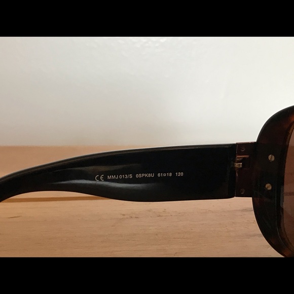 Marc Jacobs Oversized Sunglasses - Picture 7 of 8